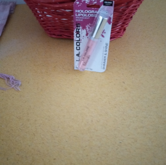 L.A. Colors Holographic Lipgloss - Picture 7 of 7
